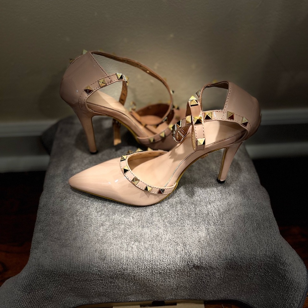 Beige stylish heels